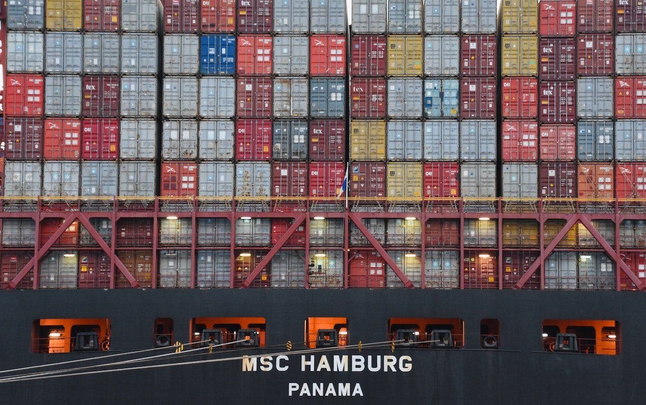 Why Business Buy Shipping Containers and What Is The Benefits?