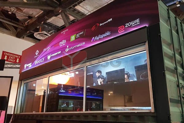 cafe container, shipping container architecture, container designs, container events, container shops, container displays, container pop-up, container kitchen, container bar, temporary space, container backdrop, event container, gym container, container gym, container lanshop