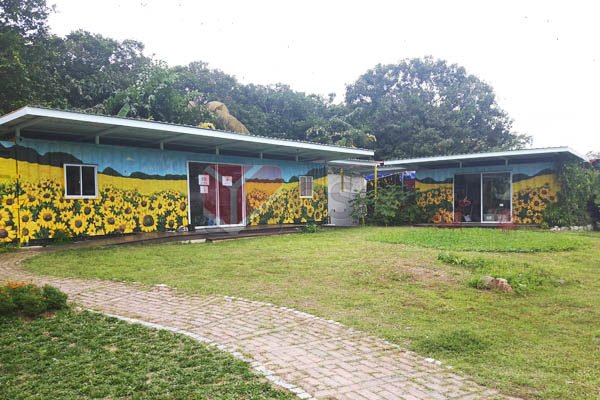 cafe container, shipping container architecture, container designs, container events, container shops, container displays, container pop-up, container kitchen, container bar, temporary space, container backdrop, event container, gym container, container gym, container lanshop, container library