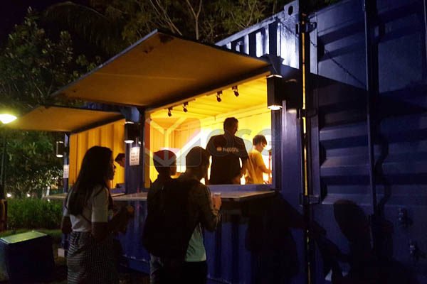 cafe container, shipping container architecture, container designs, container events, container shops, container displays, container pop-up, container kitchen, container bar, temporary space, container backdrop, event container, gym container, container gym, container lanshop, container library